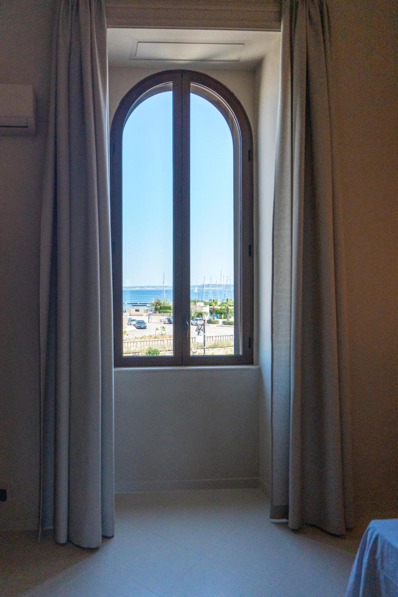 غالّيبولي Palazzo Vergine - By Inside Salento المظهر الخارجي الصورة